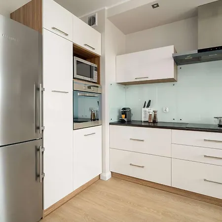 Comfortable With Parking In By Renters * Poznań