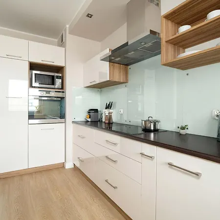 Comfortable With Parking In By Renters Apartament