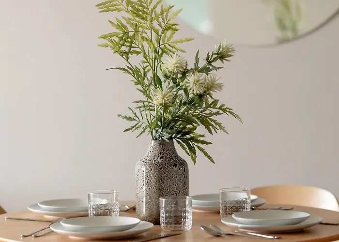 Comfortable With Parking In By Renters شقة بوزنان