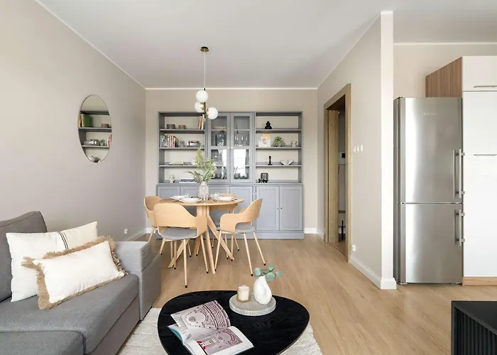 Comfortable With Parking In By Renters بوزنان