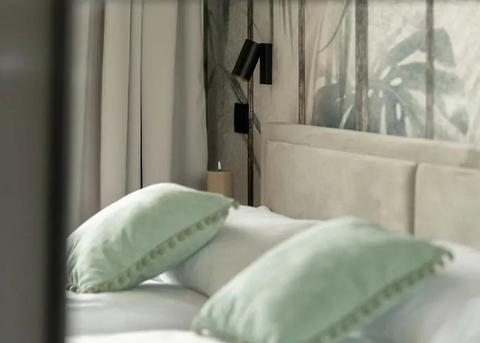 Comfortable With Parking In By Renters *